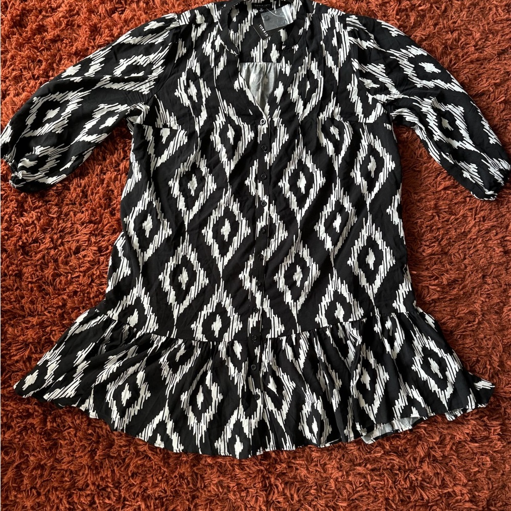 BRAND NEW WITH TAG TORRID SIZE 0 BLACK & WHITE PATTERNED MIDI DRESS